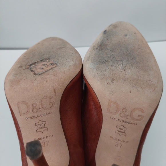D&G Women's Brown Leather Heels - Picture 5 of 7